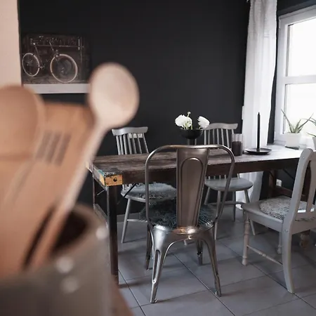 Gemuetliche In フロートー